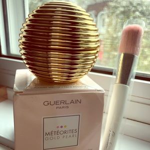 Guerlain Gold pearl face powder with brush